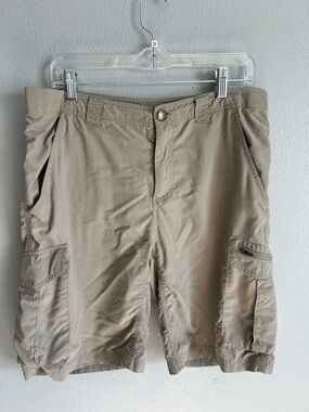 Omni Shade Columbia Men's Cargo Shorts in Khaki